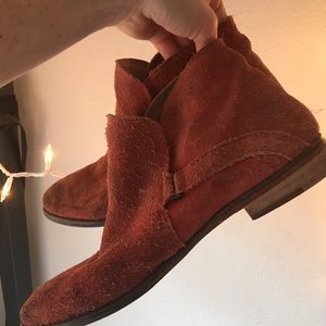 Free people suede low boots 👢♥️